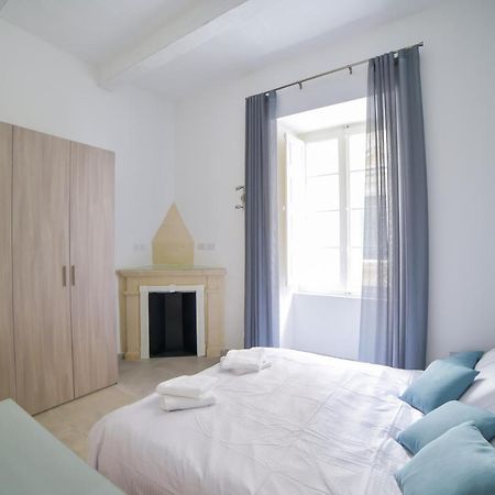Ca1- City Central Apartment 1 Валетта Экстерьер фото