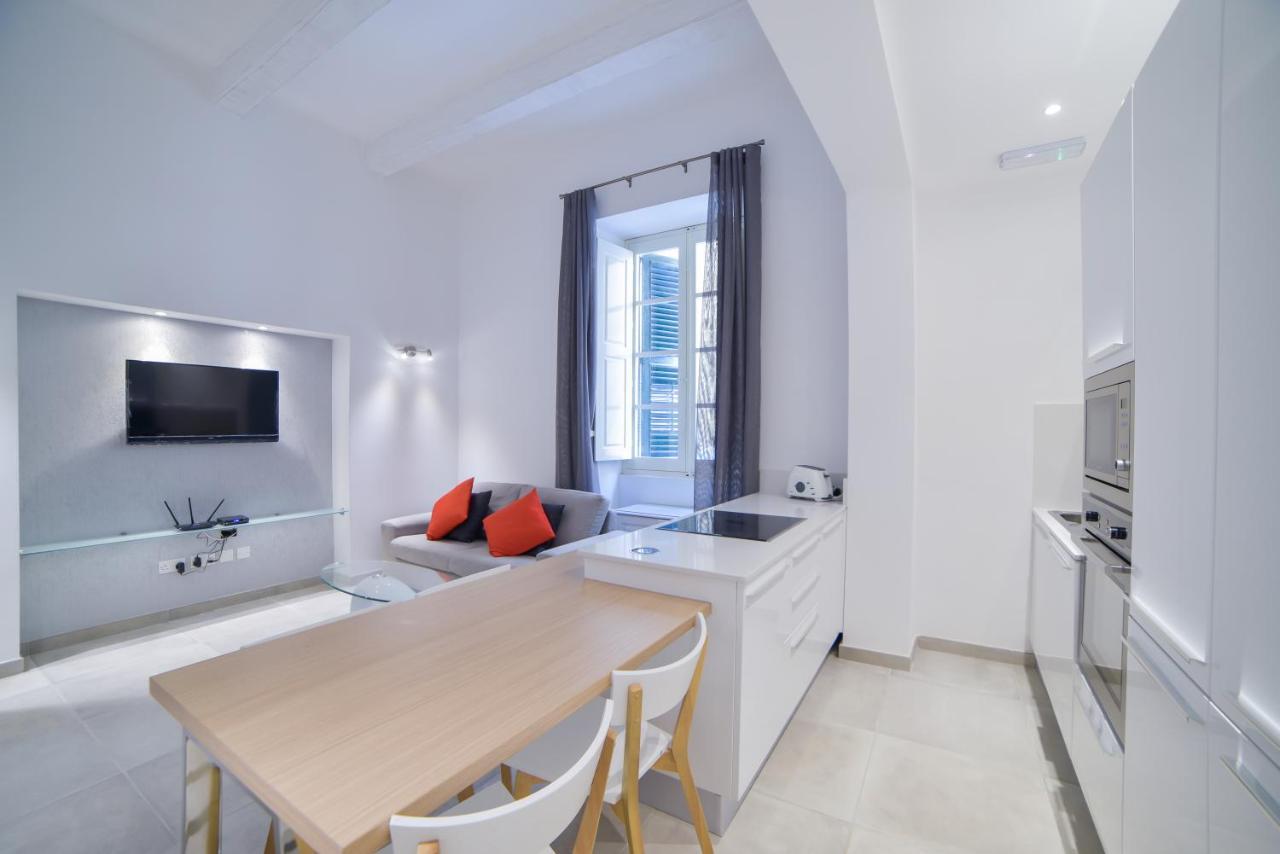 Ca1- City Central Apartment 1 Валетта Экстерьер фото